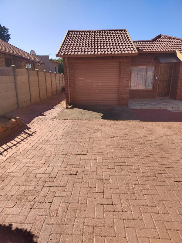 3 Bedroom Property for Sale in Geelhoutpark North West